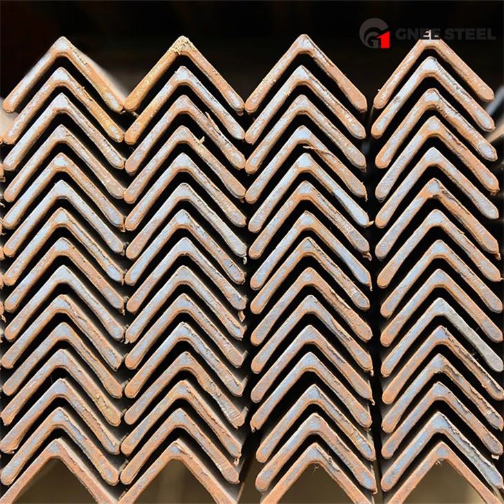 150 mm X 150 mm X 10 mm Úhelník z měkké oceli Železný válcovaný za tepla